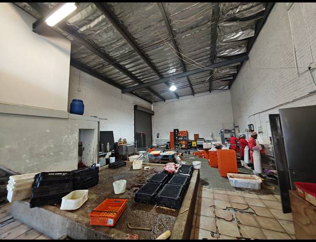 201M² WAREHOUSE FOR SALE IN CITY DEEP